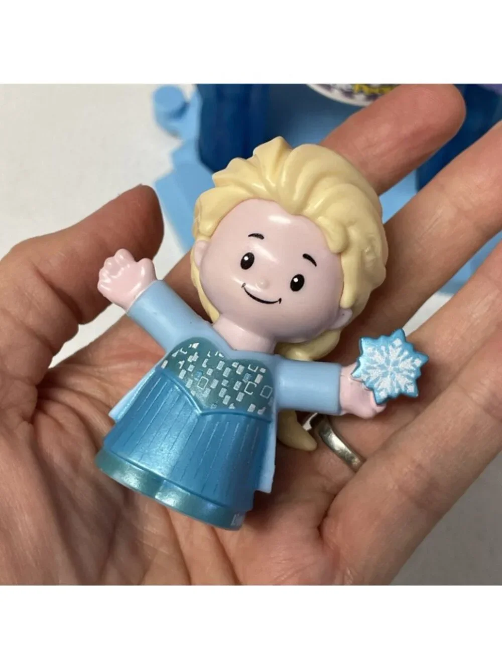Fisher Price Little People Disney Frozen Elsa Palace Toy